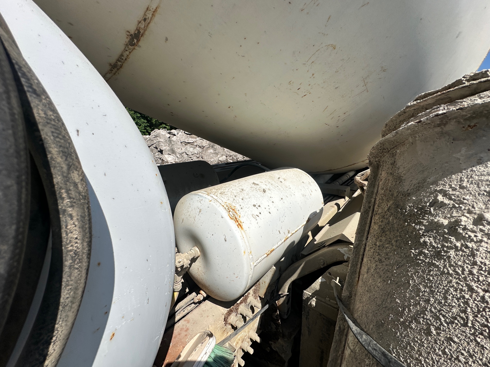 2008 OSHKOSH Front Discharge Mixer - view 12 of 42