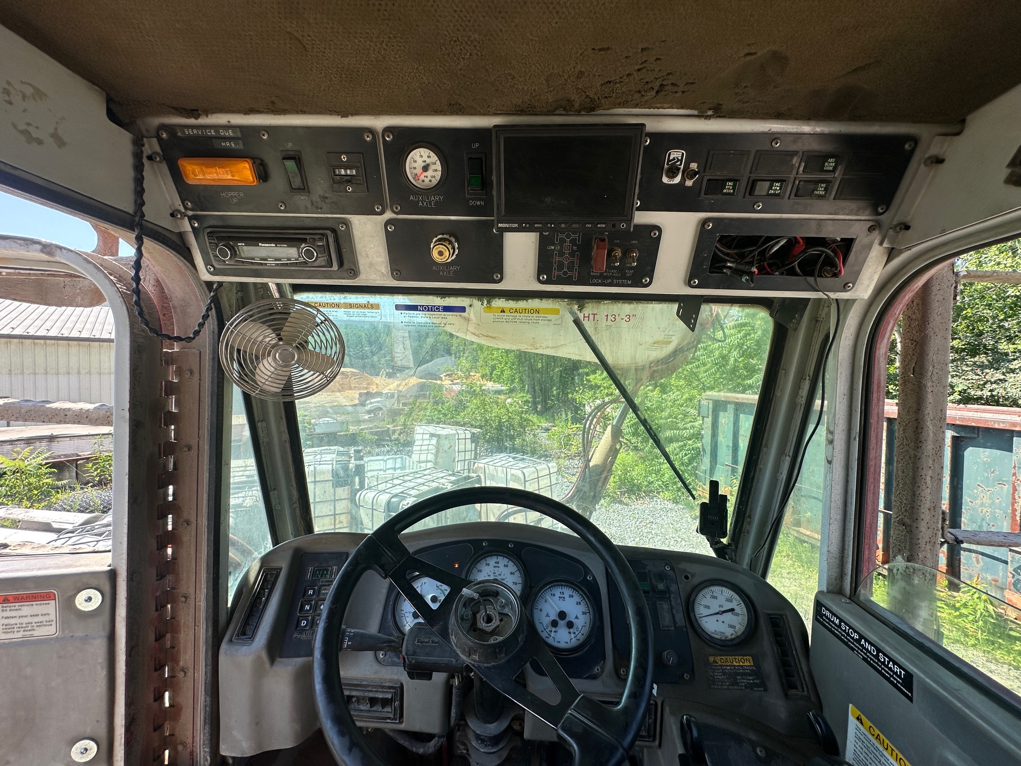 2008 OSHKOSH Front Discharge Mixer - view 18 of 42