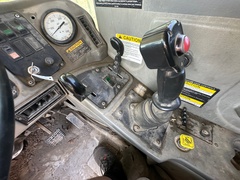 2008 OSHKOSH Front Discharge Mixer - Image 19