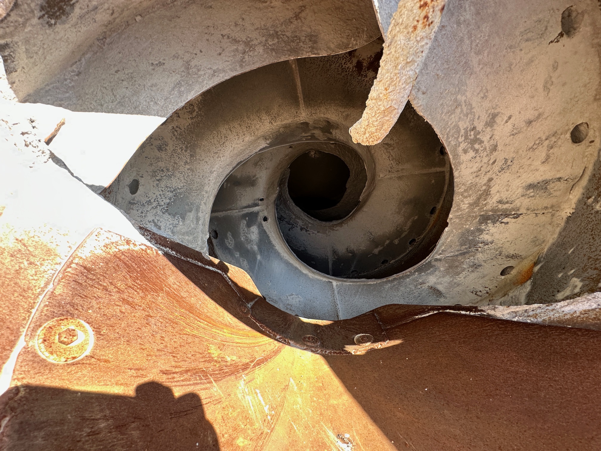 2008 OSHKOSH Front Discharge Mixer - Image 25