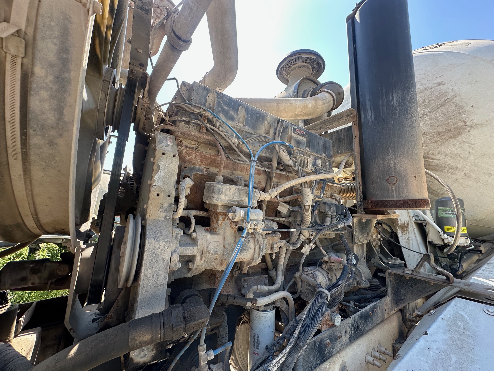 2008 OSHKOSH Front Discharge Mixer - Image 27