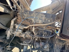 2008 OSHKOSH Front Discharge Mixer - Image 29