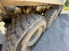 2008 OSHKOSH Front Discharge Mixer - Image 33