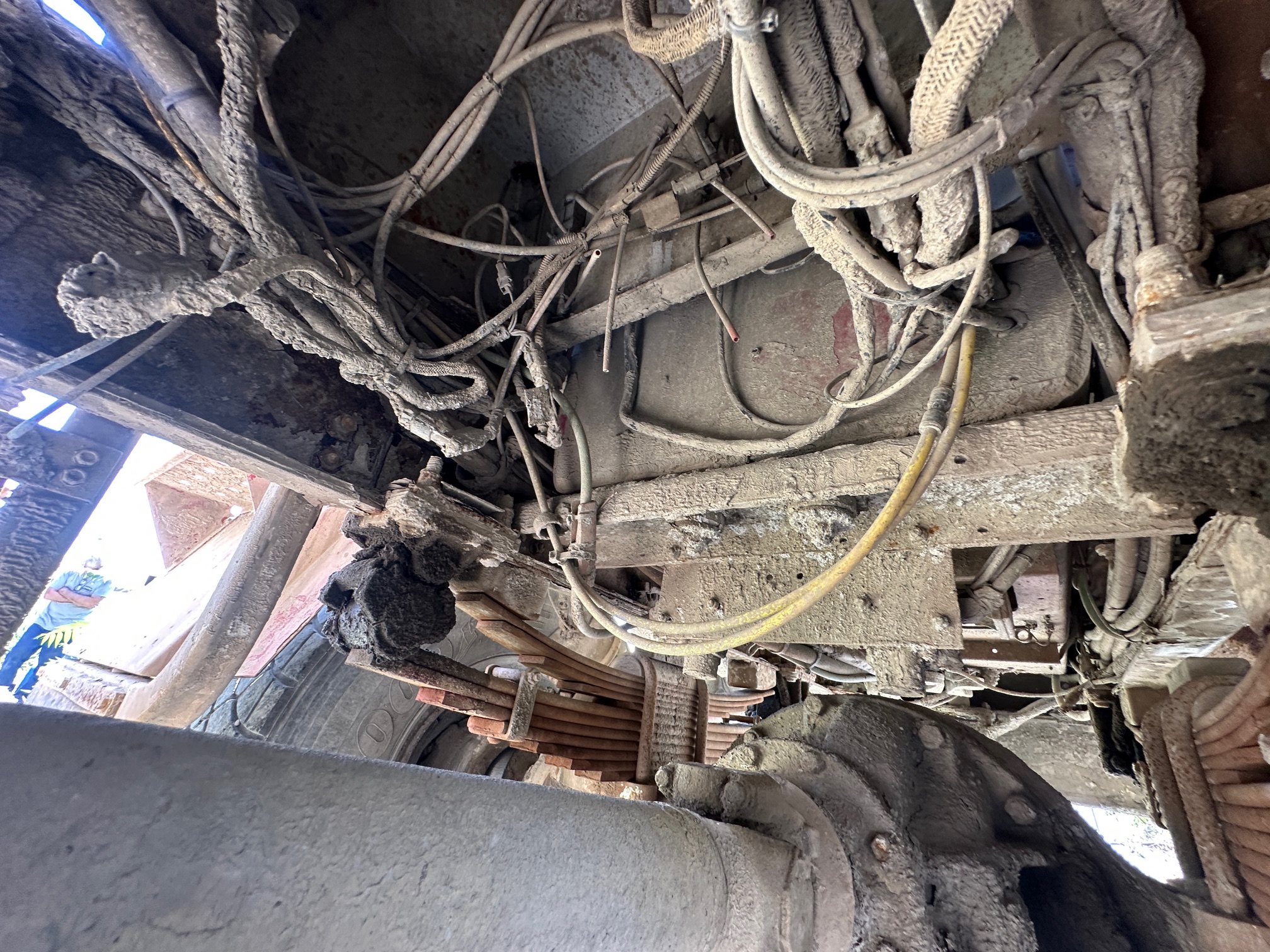 2008 OSHKOSH Front Discharge Mixer - Image 37