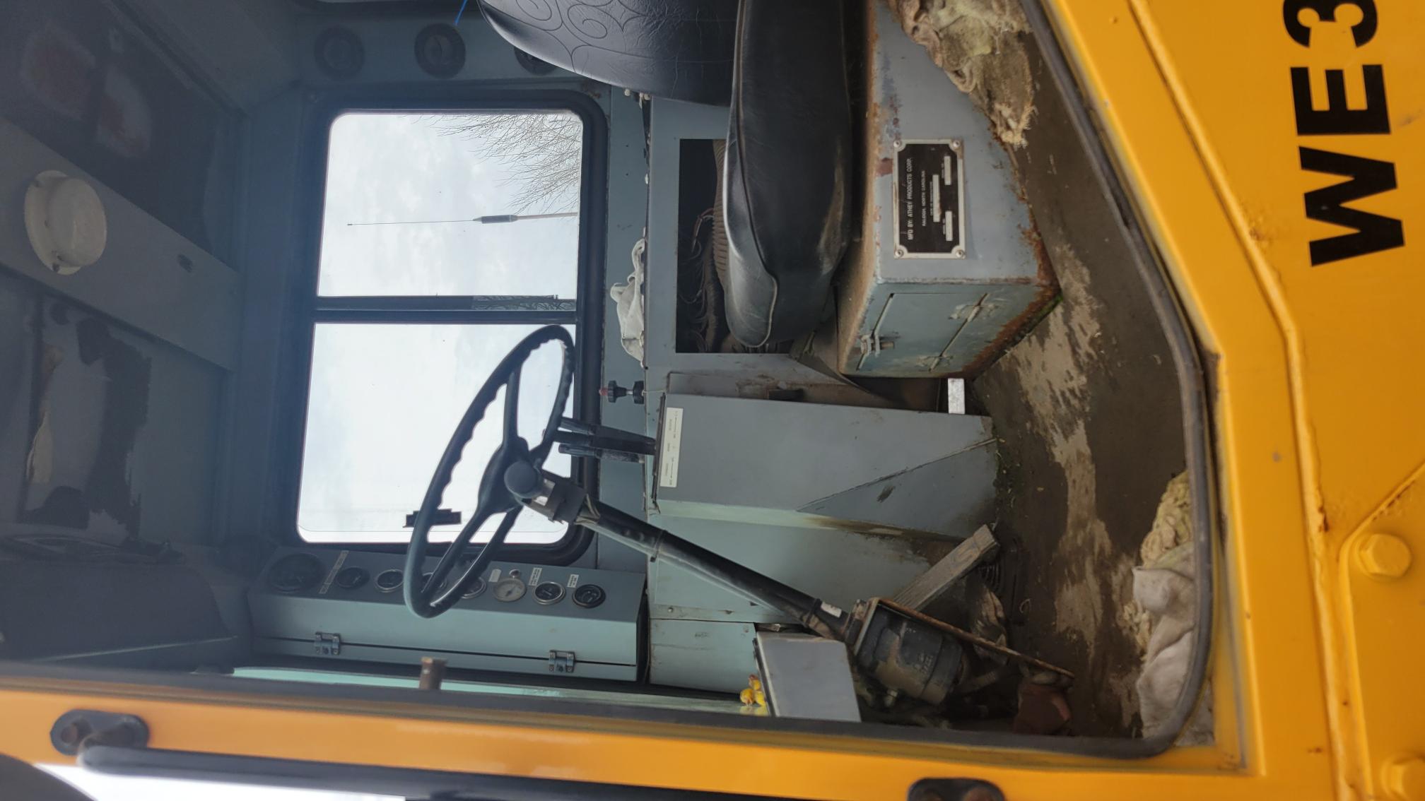 2001 ATHEY 7-12D - view 8 of 8