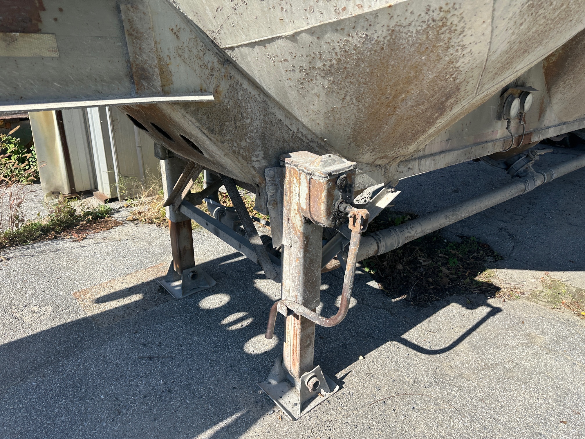 1972 FRUEHAUF Bulk Trailer - view 9 of 32