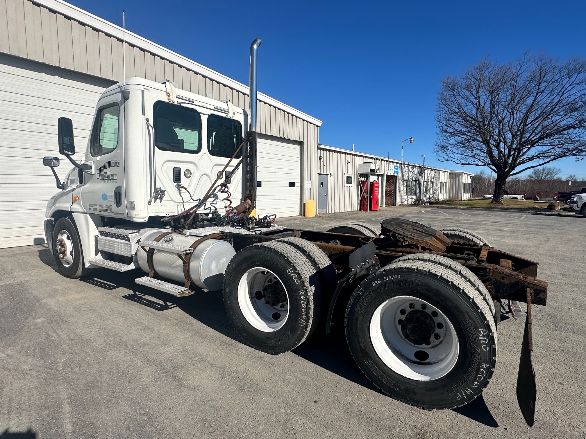 2009 FREIGHTLINER Cascadia - Image 10