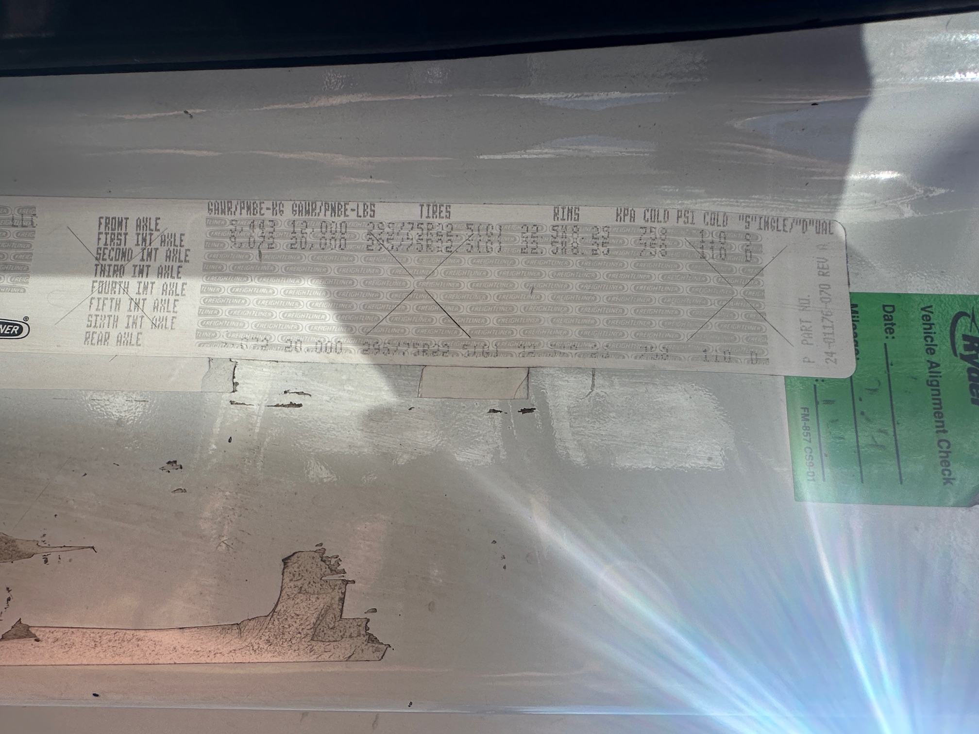 2009 FREIGHTLINER Cascadia - Image 15