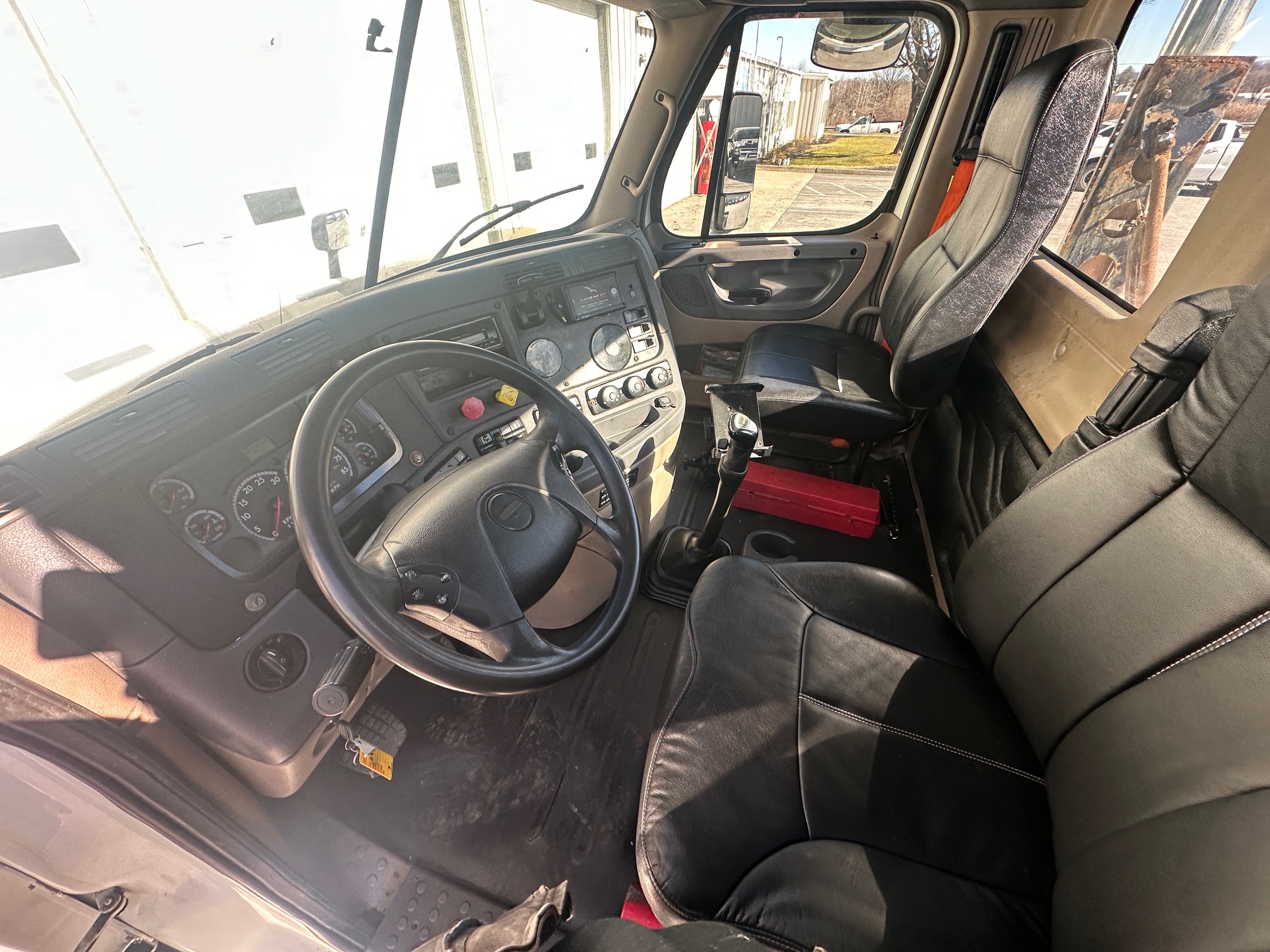 2009 FREIGHTLINER Cascadia - Image 18