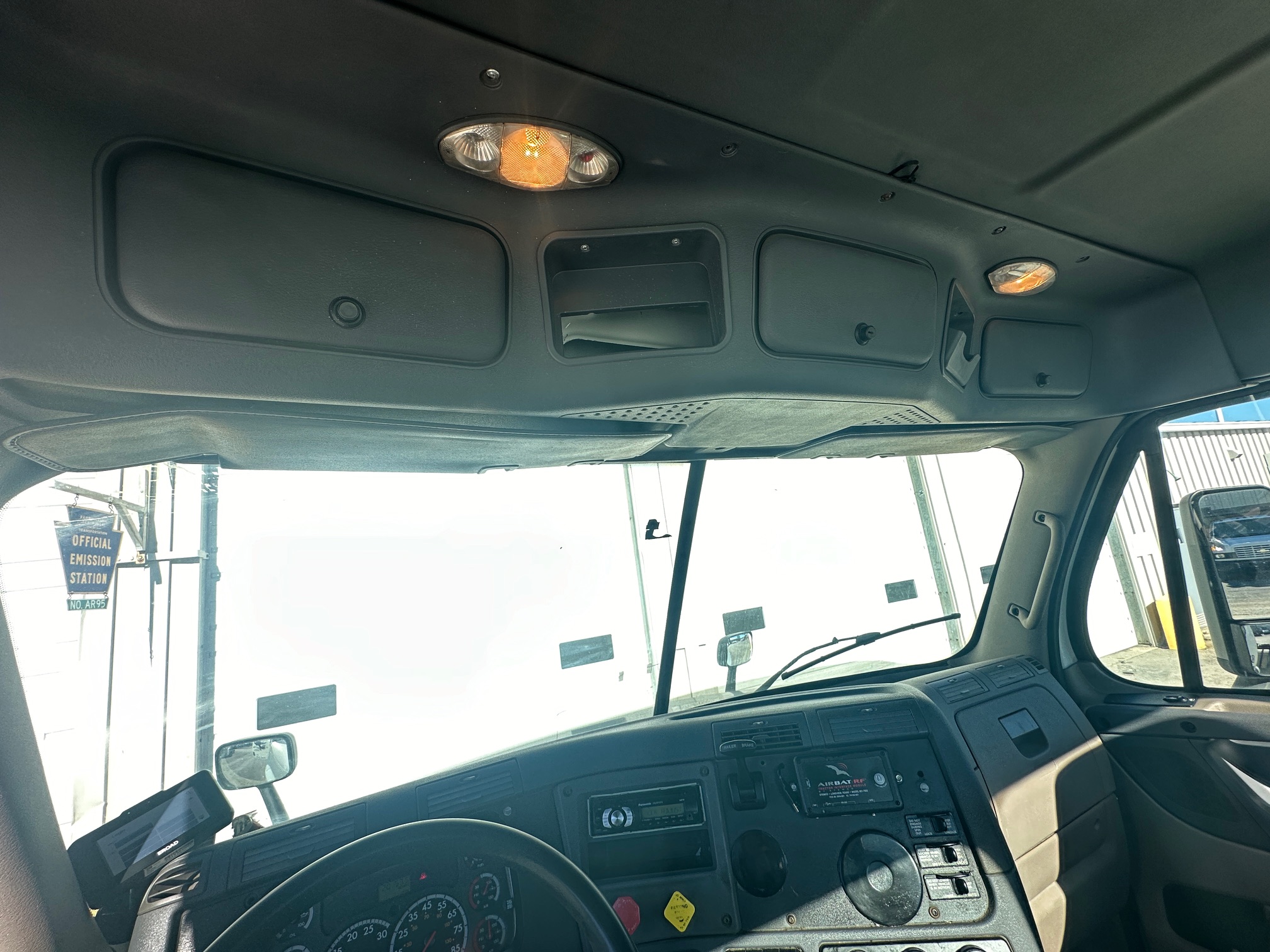 2009 FREIGHTLINER Cascadia - Image 22
