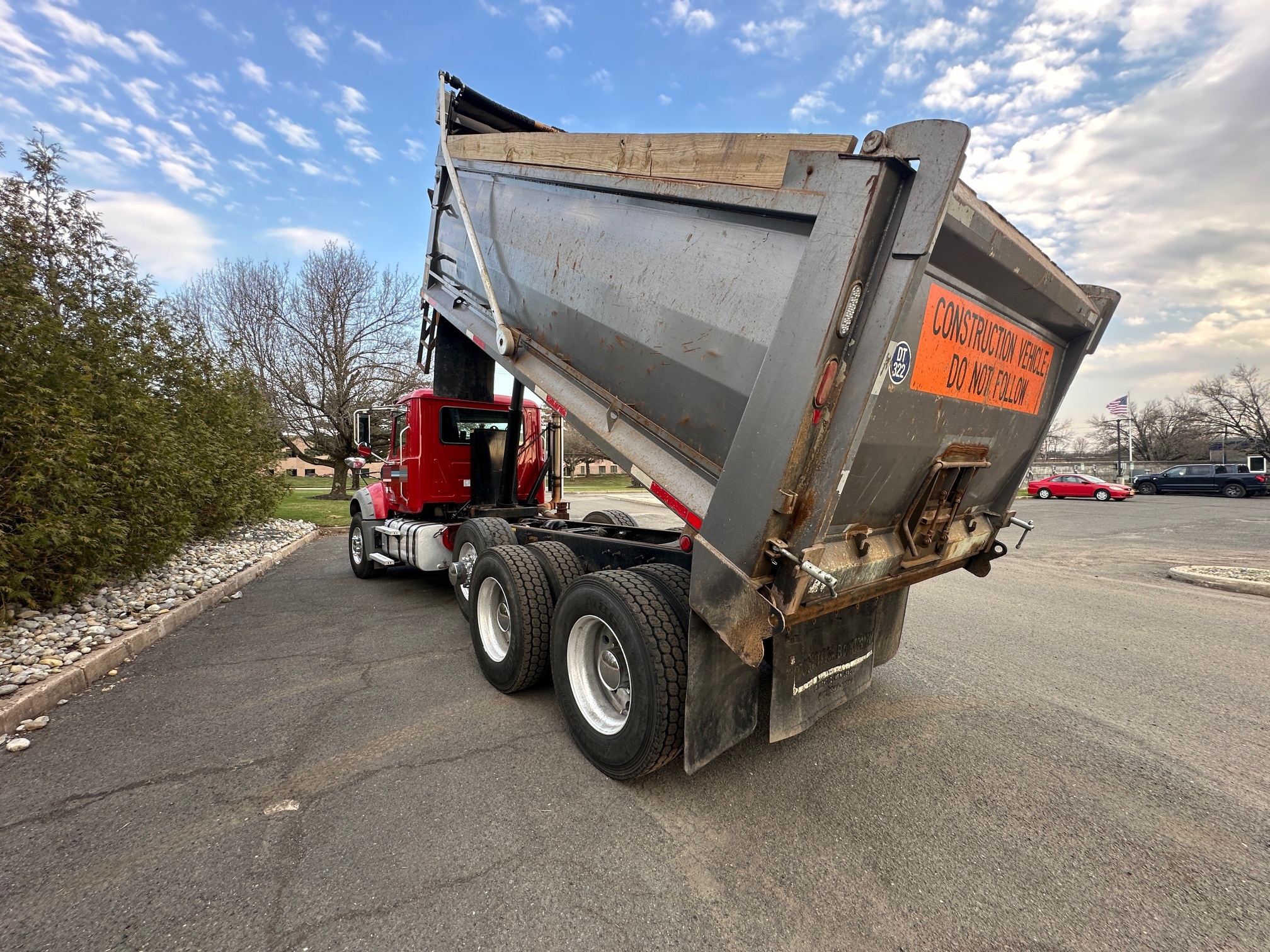 2017 MACK Granite GU713 - view 9 of 35