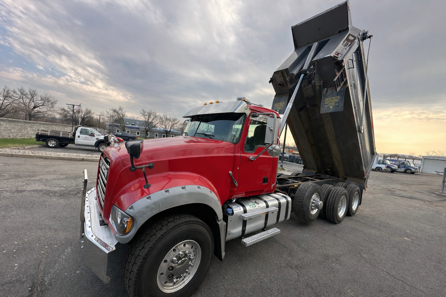 2017 MACK Granite GU713 - view 6 of 35