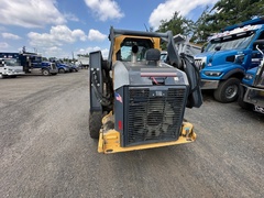 2017 DEERE 332G - Image 10