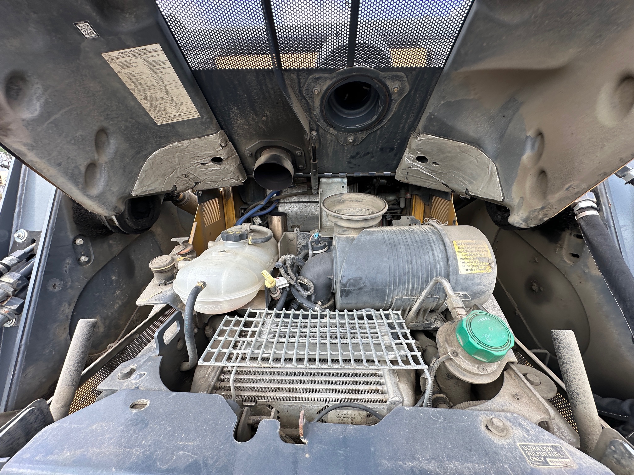 2017 DEERE 332G - Image 11