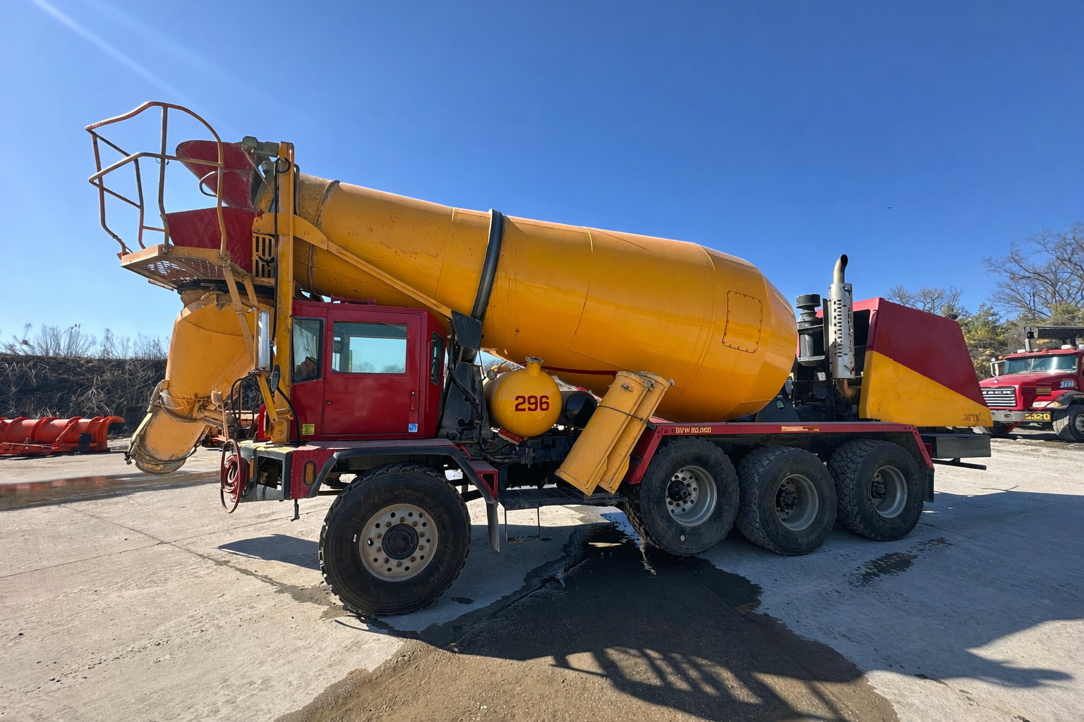 2020 PHOENIX Front Discharge Mixer - view 2 of 46