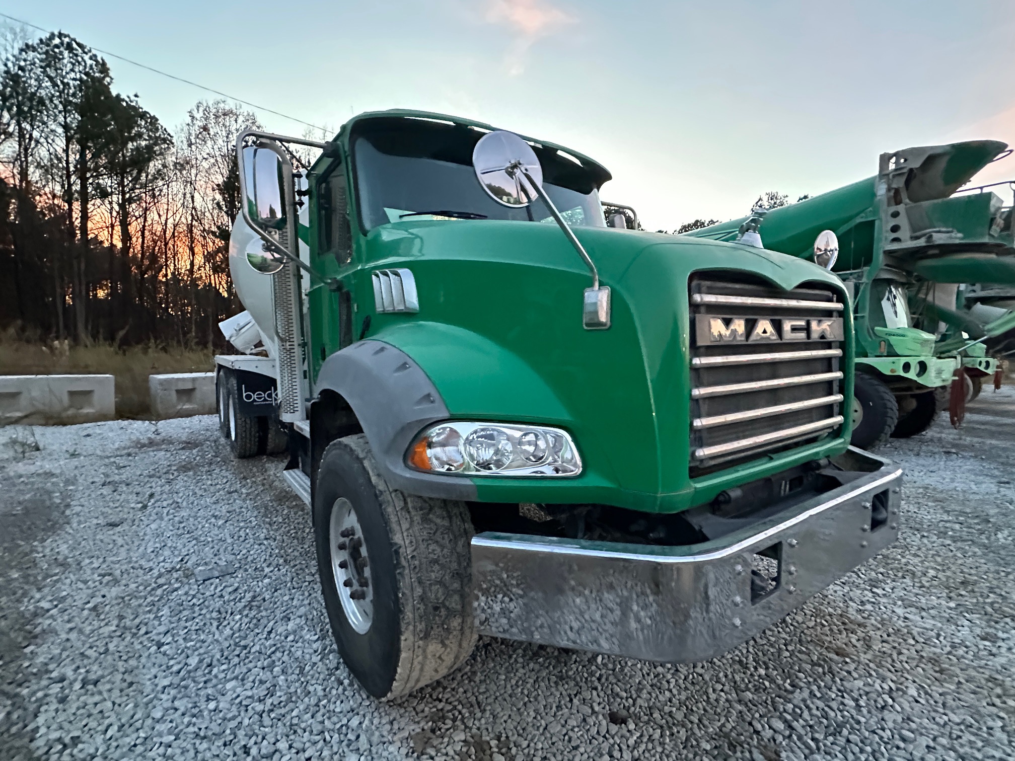 2019 MACK GR64B Rear Mixer - view 4 of 35