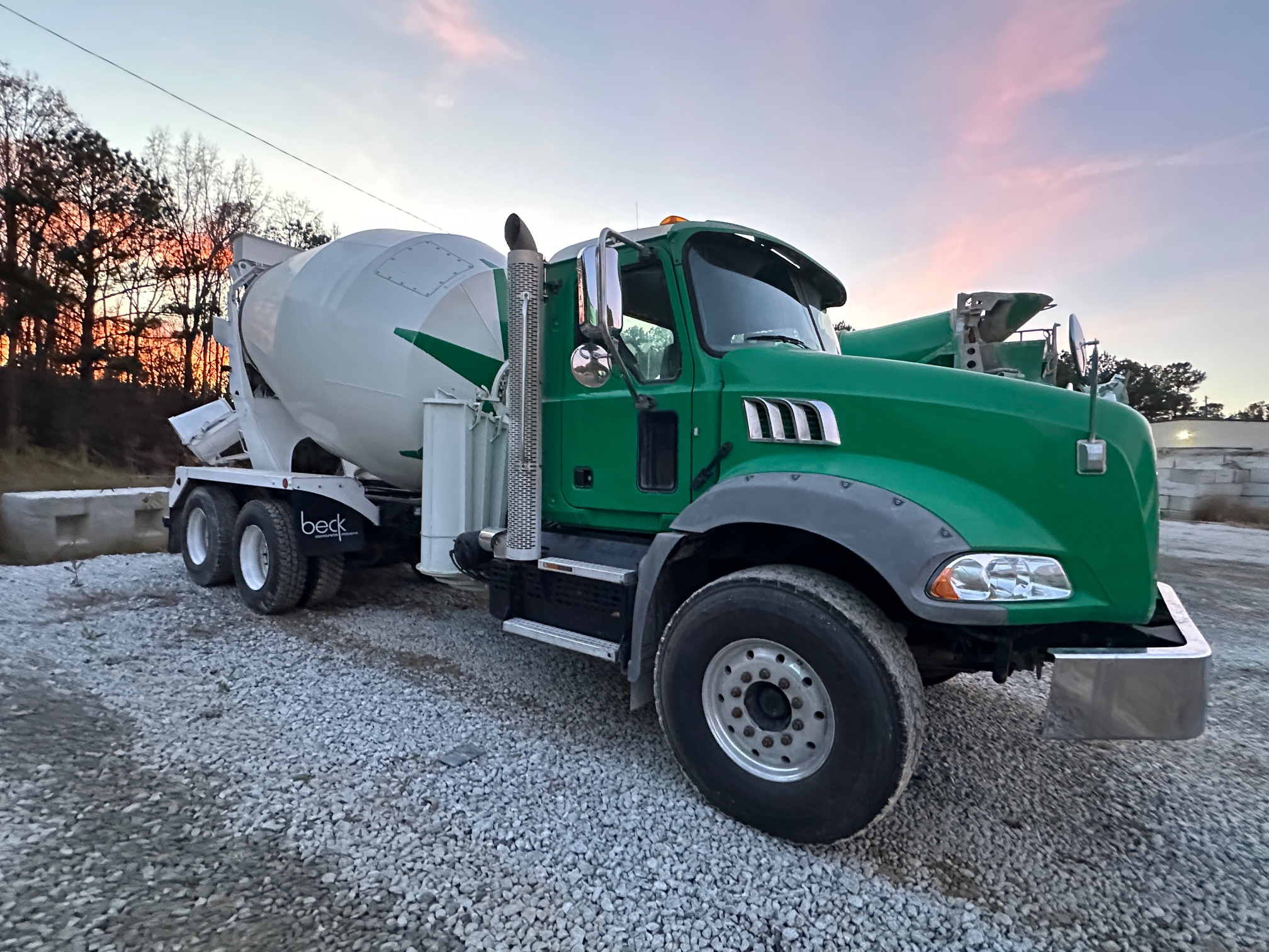 2019 MACK GR64B Rear Mixer