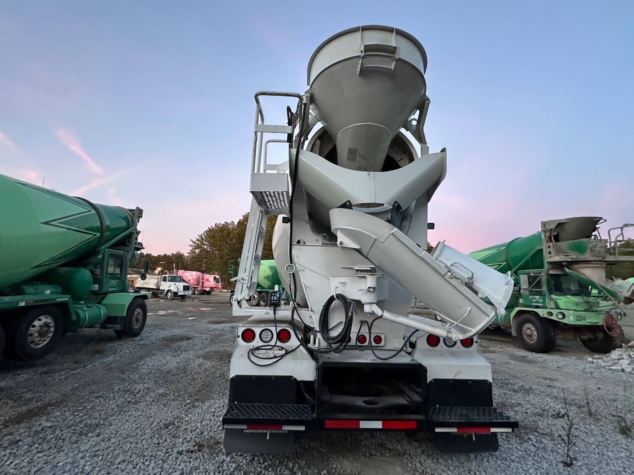 2019 MACK GR64B Rear Mixer - view 9 of 35