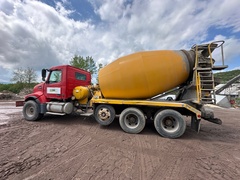 2004 VOLVO Rear Discharge Mixer - Image 13