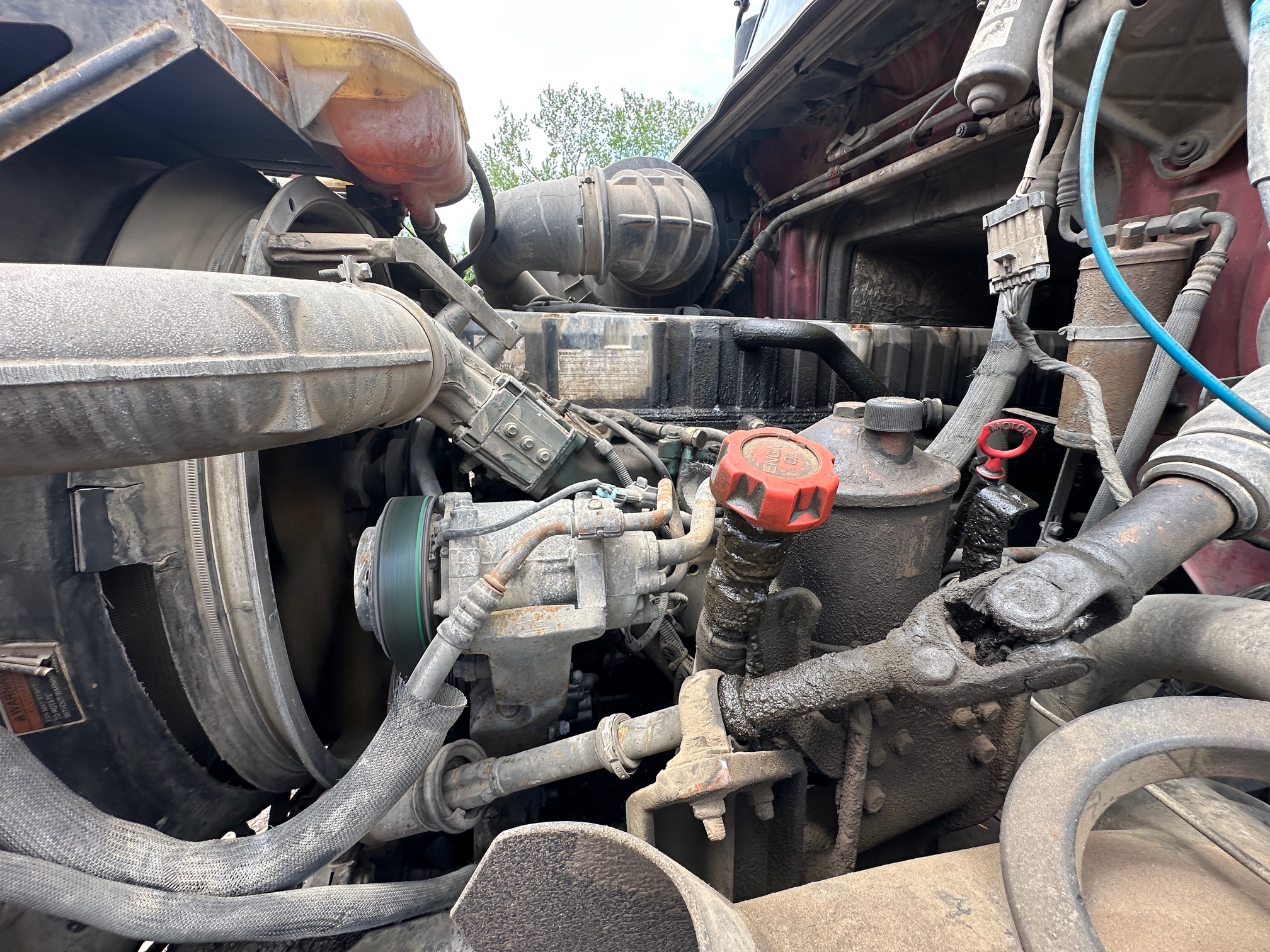 2004 VOLVO Rear Discharge Mixer - Image 29