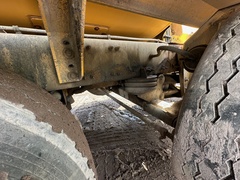 2004 VOLVO Rear Discharge Mixer - Image 35