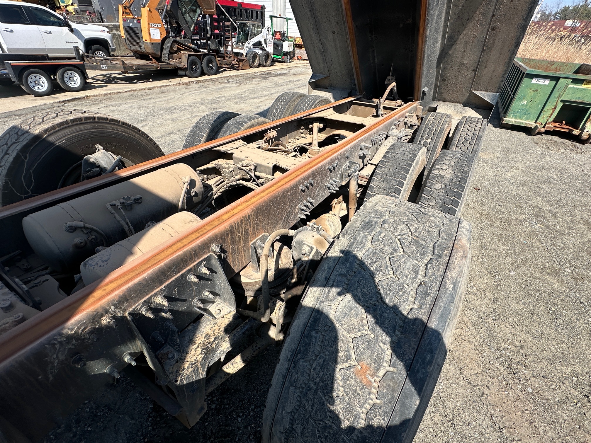 2017 MACK Granite GU713 - view 10 of 53