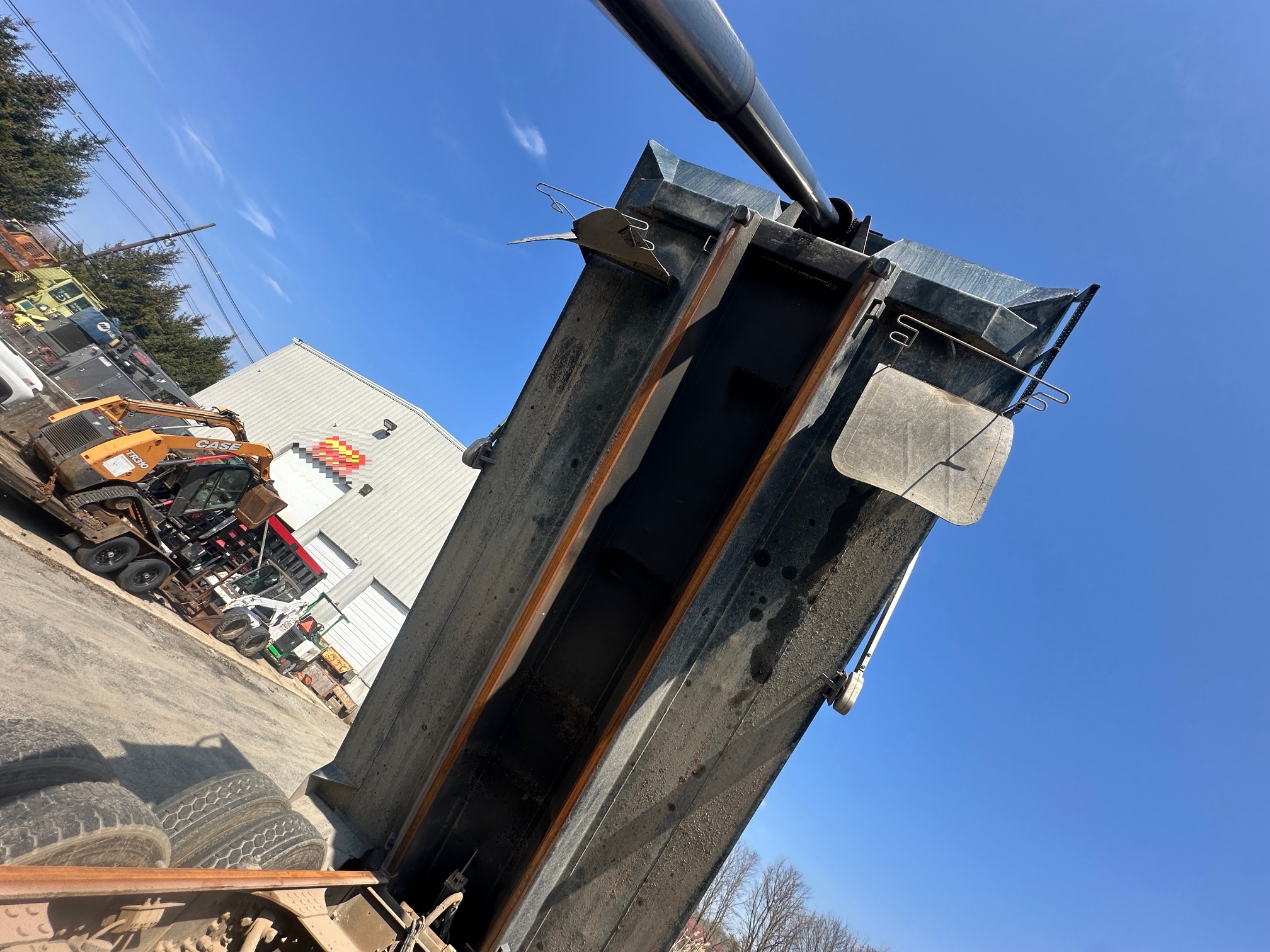 2017 MACK Granite GU713 - view 12 of 53