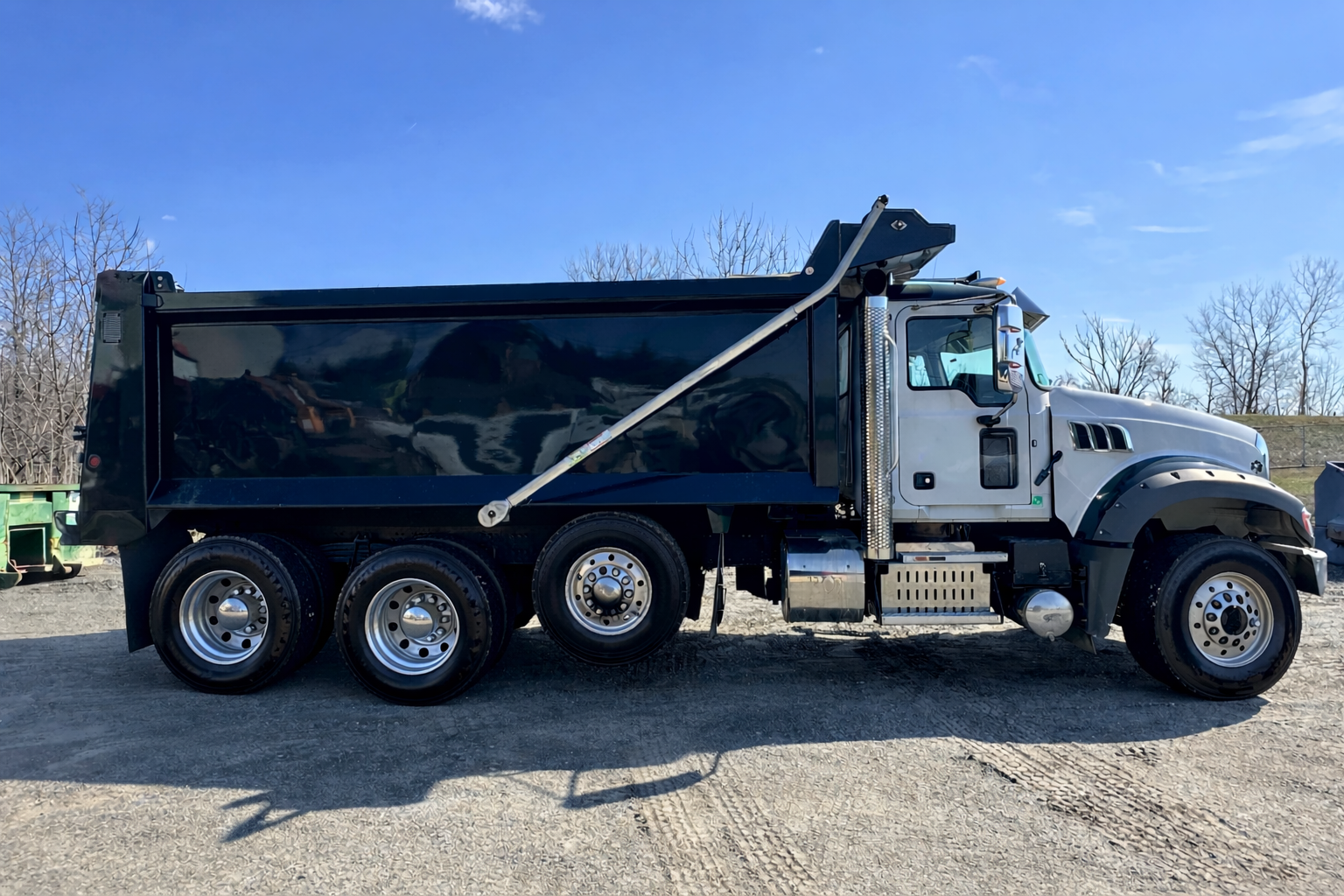 2017 MACK Granite GU713 - view 3 of 53