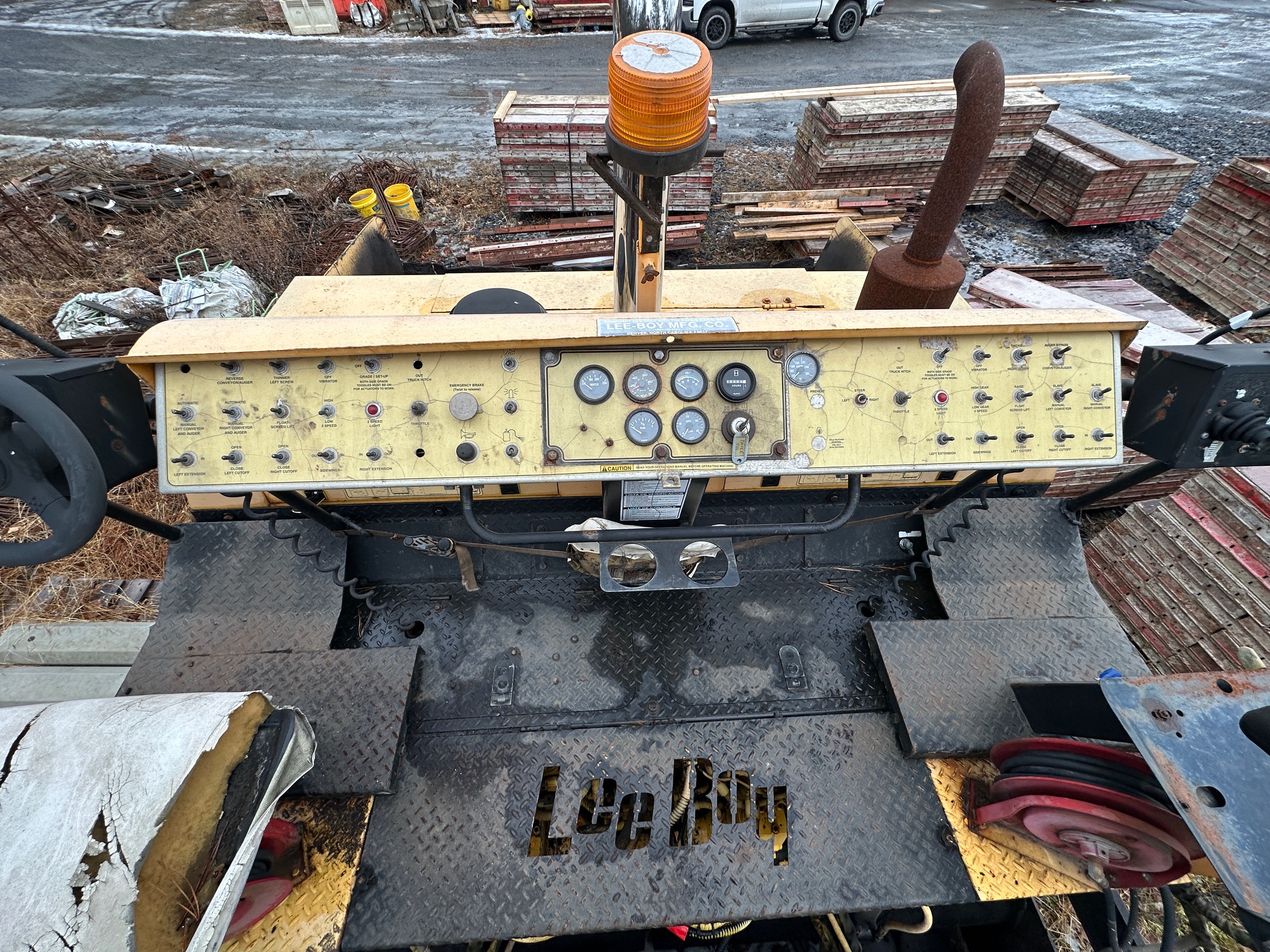 2007 LEEBOY L8816T - Image 32