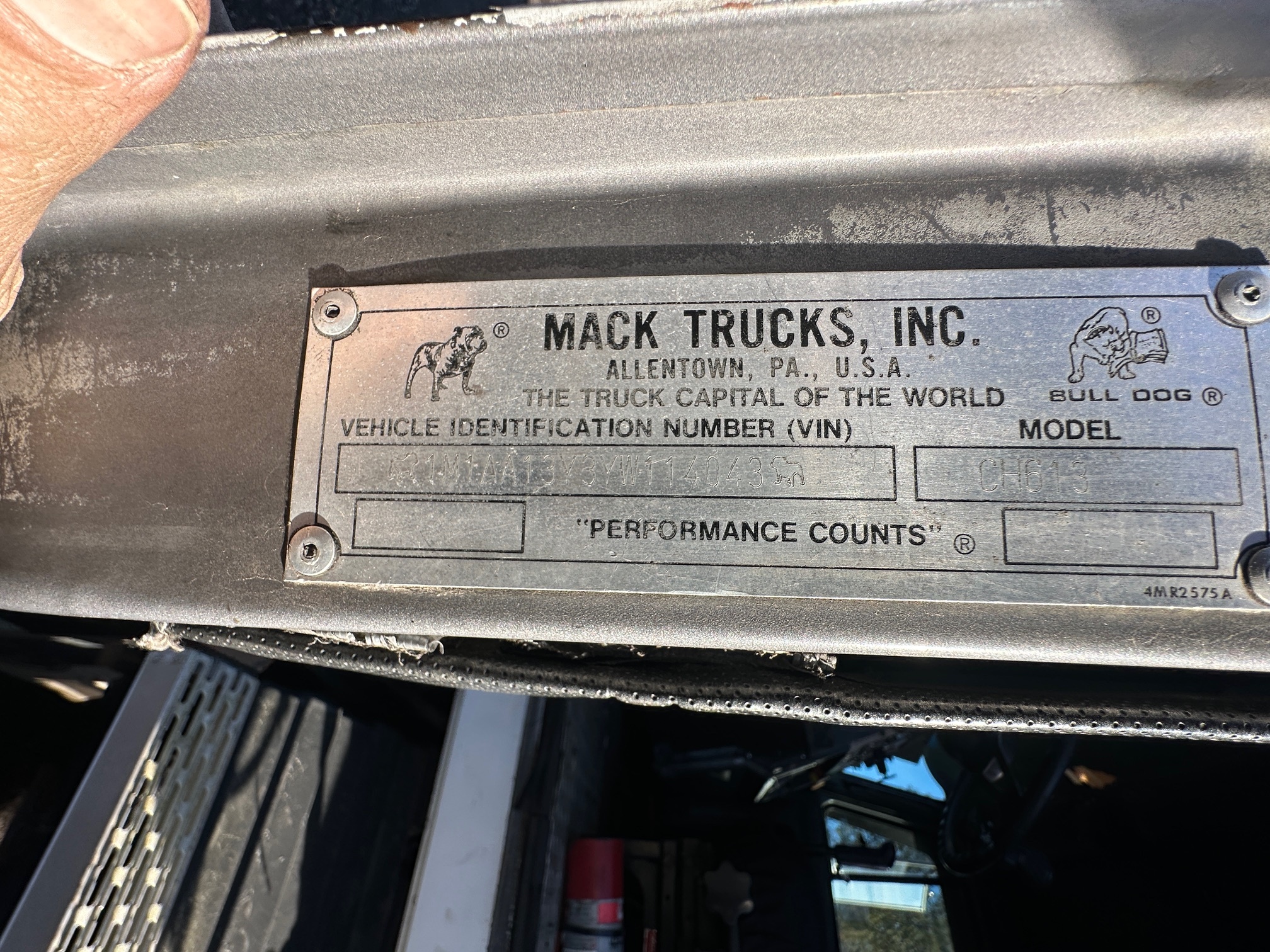 2000 MACK CH602 Day Cab - Image 19