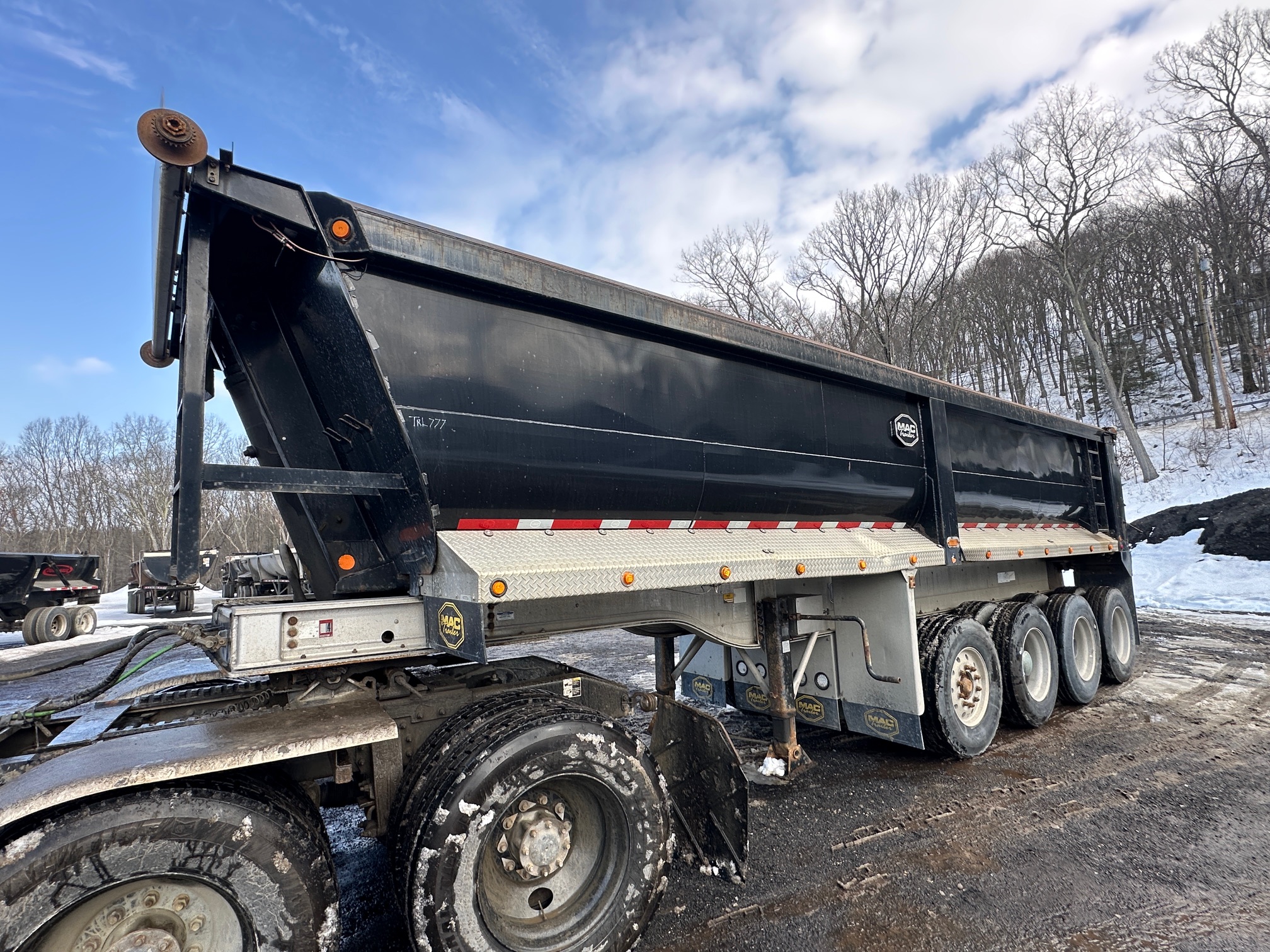 2019 MAC 30' End Dump - Image 2