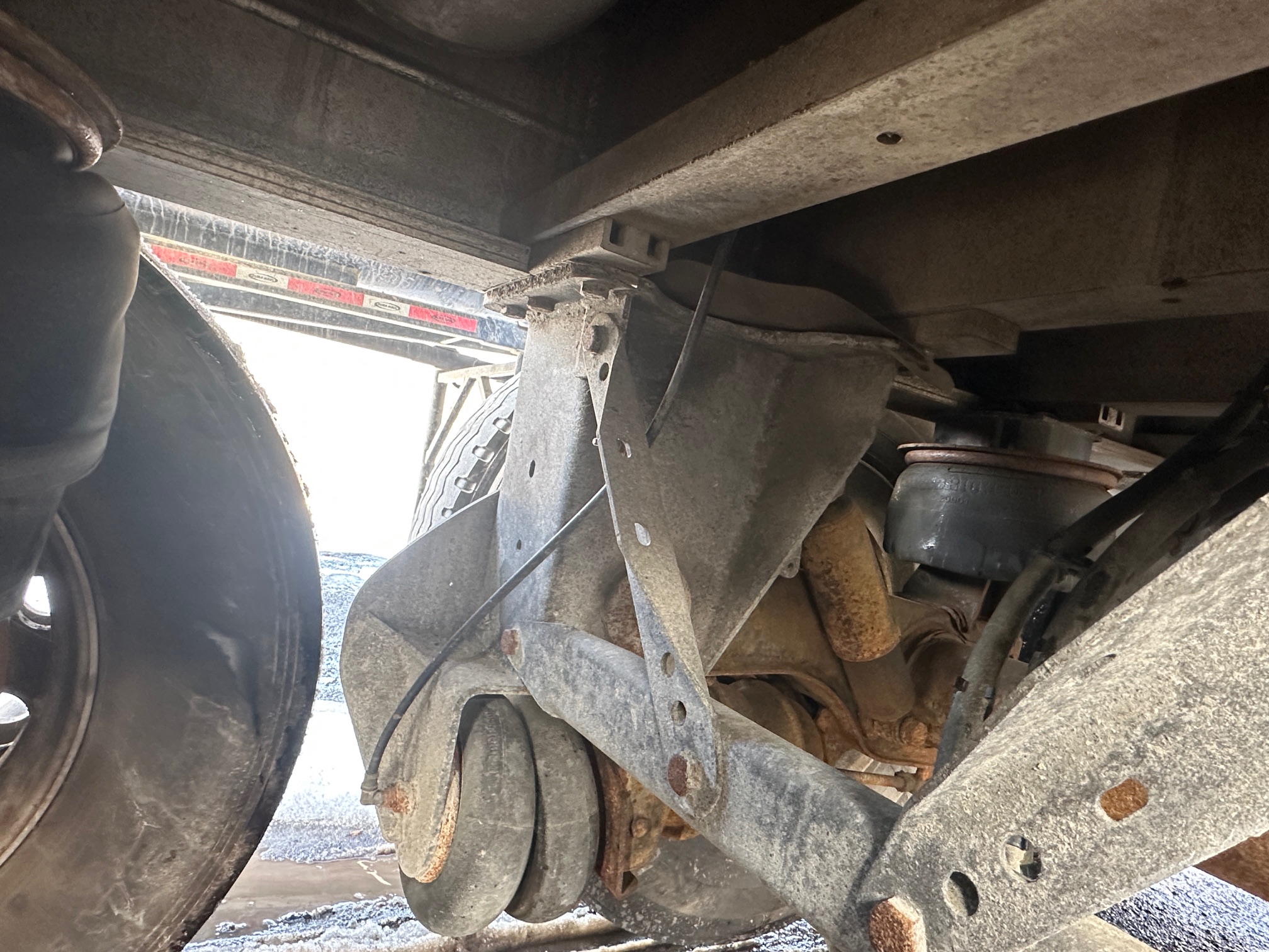 2019 MAC 30' End Dump - view 19 of 49