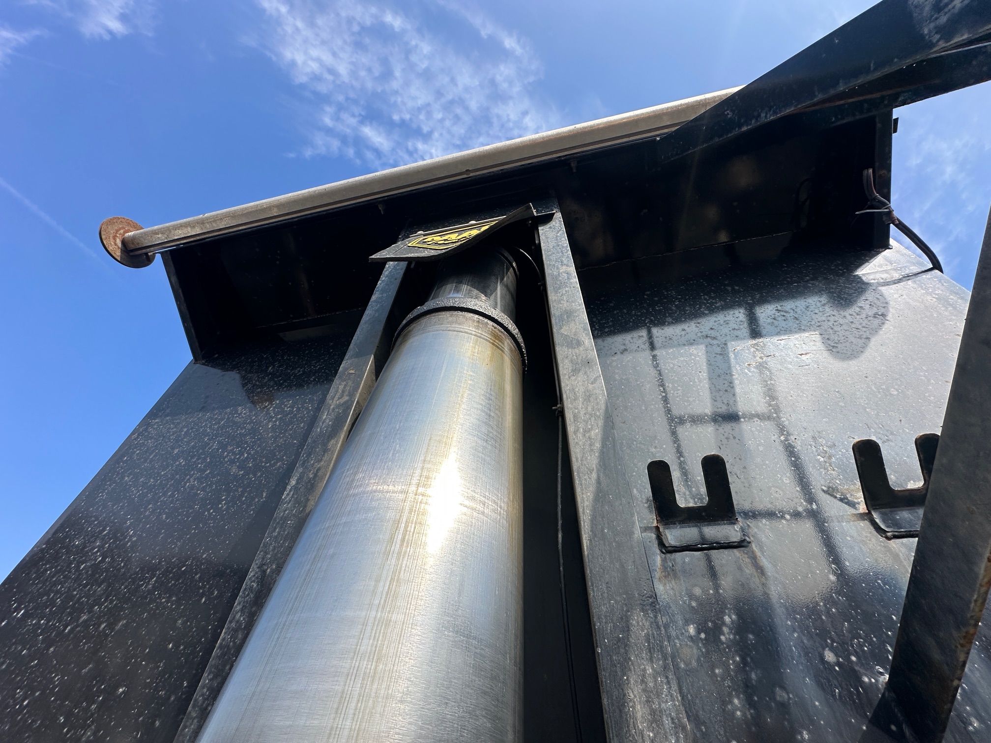 2019 MAC 30' End Dump - Image 35