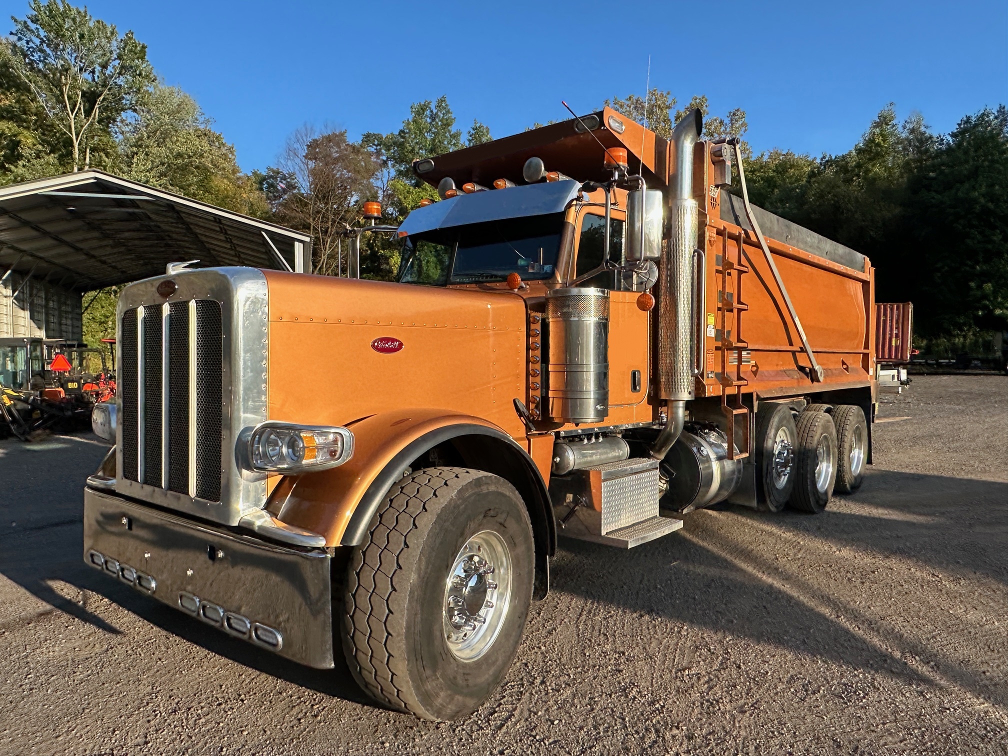 2019 PETERBILT 389L