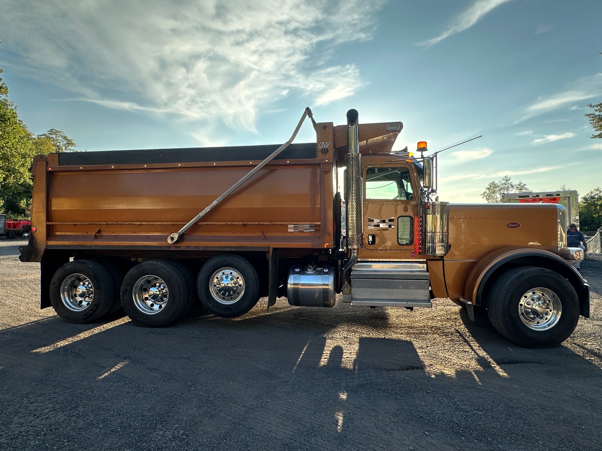 2019 PETERBILT 389L - view 8 of 38