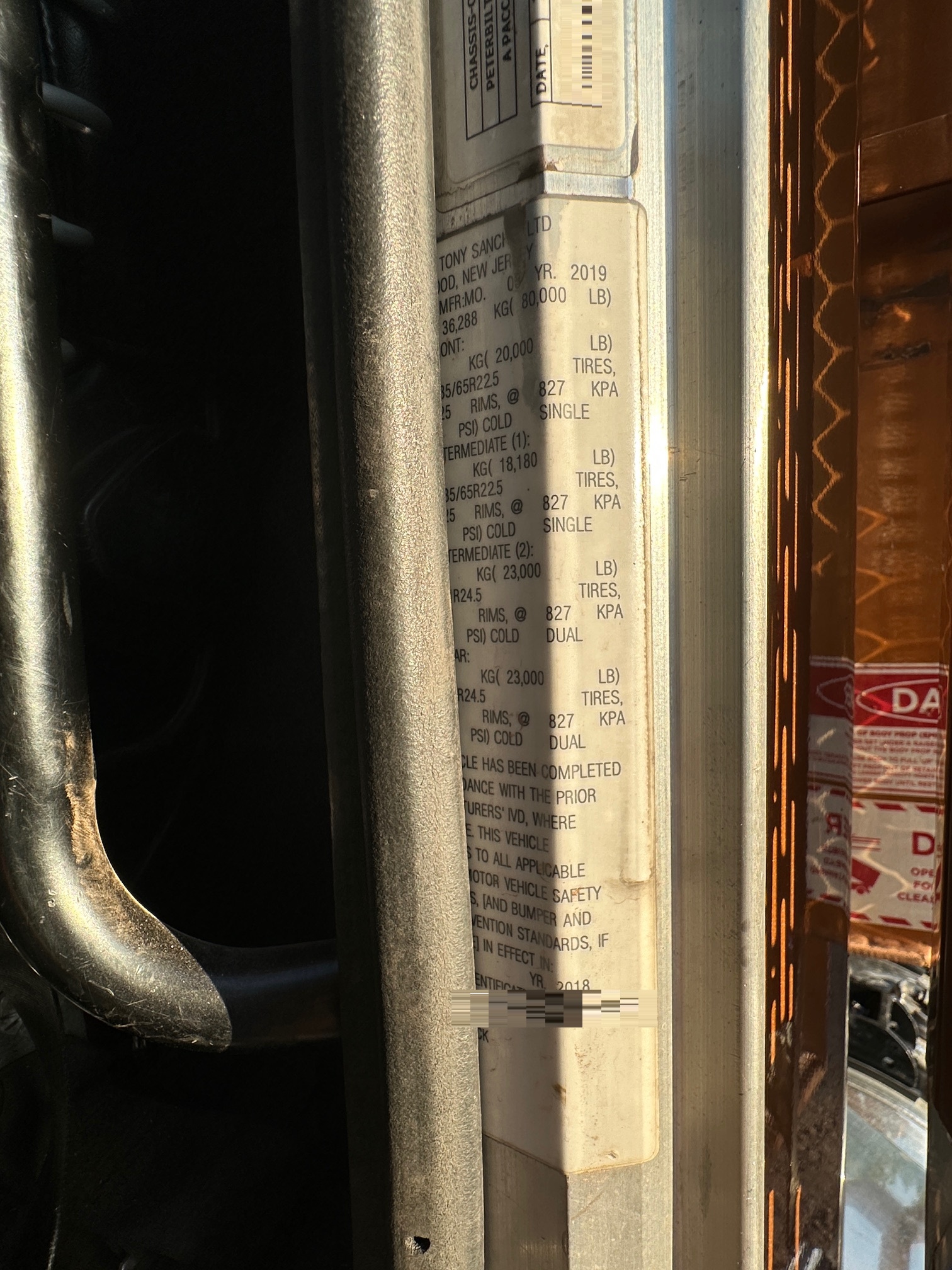 2019 PETERBILT 389L - view 16 of 38