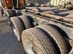 2019 PETERBILT 389L - Image 26