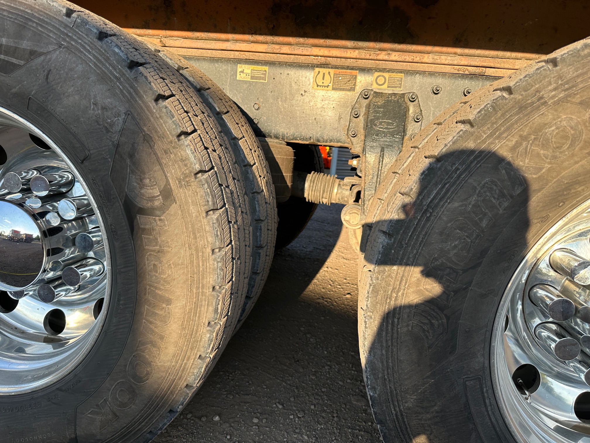 2019 PETERBILT 389L - Image 38