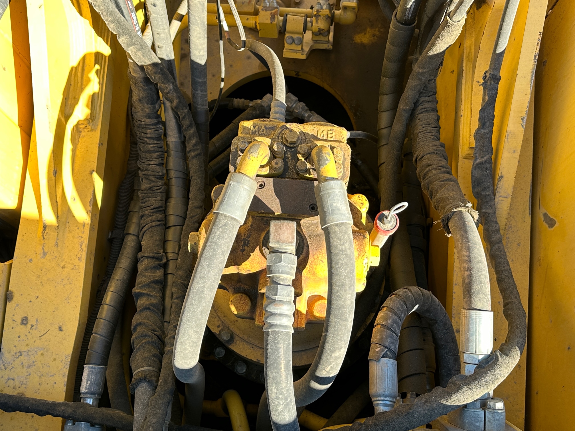 2011 KOMATSU PC450 - Image 30