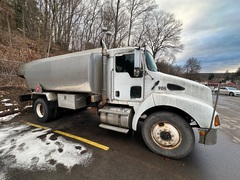 2004 KENWORTH T300 Tanker - Image 4