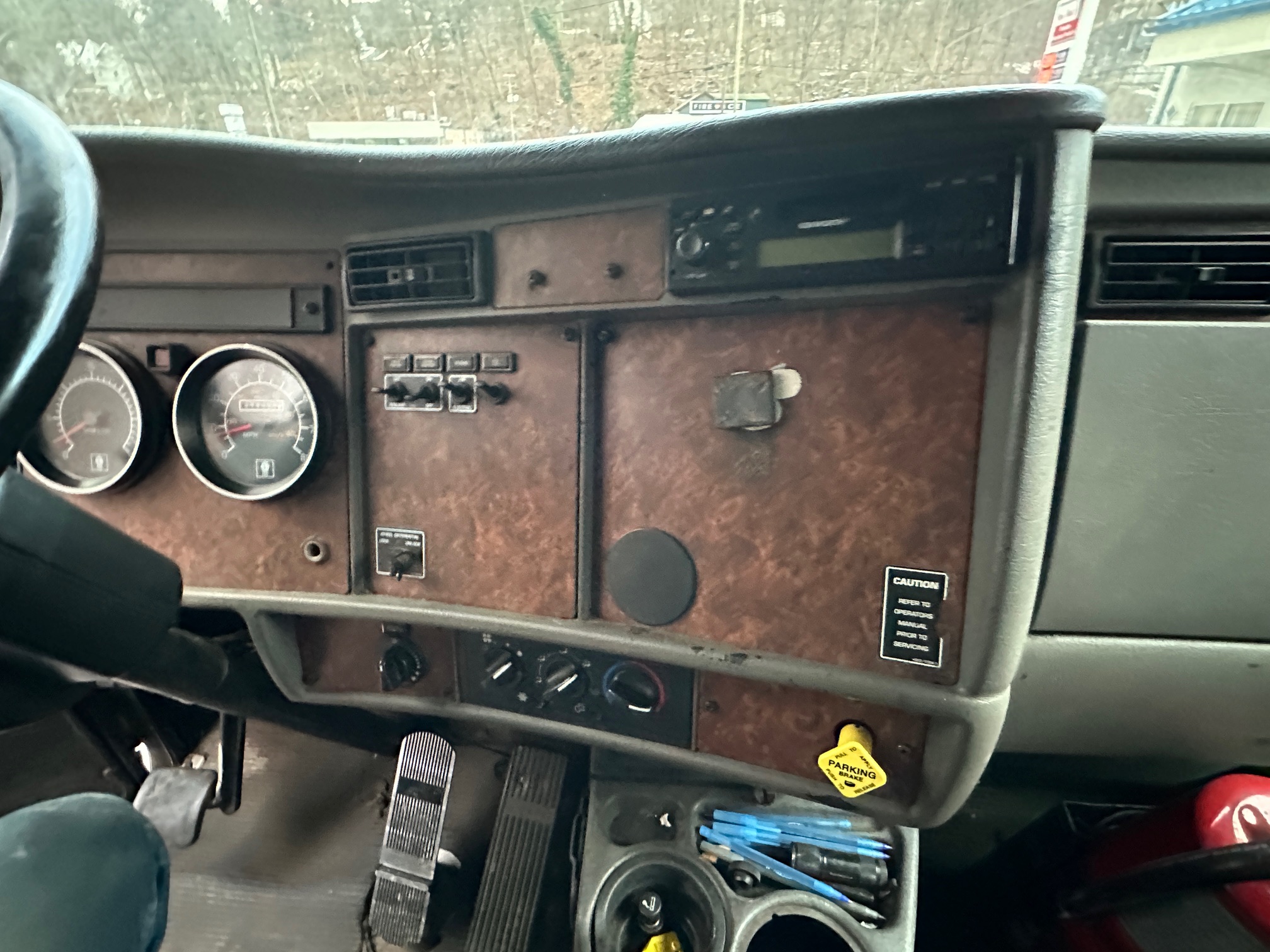 2004 KENWORTH T300 Tanker - view 12 of 47