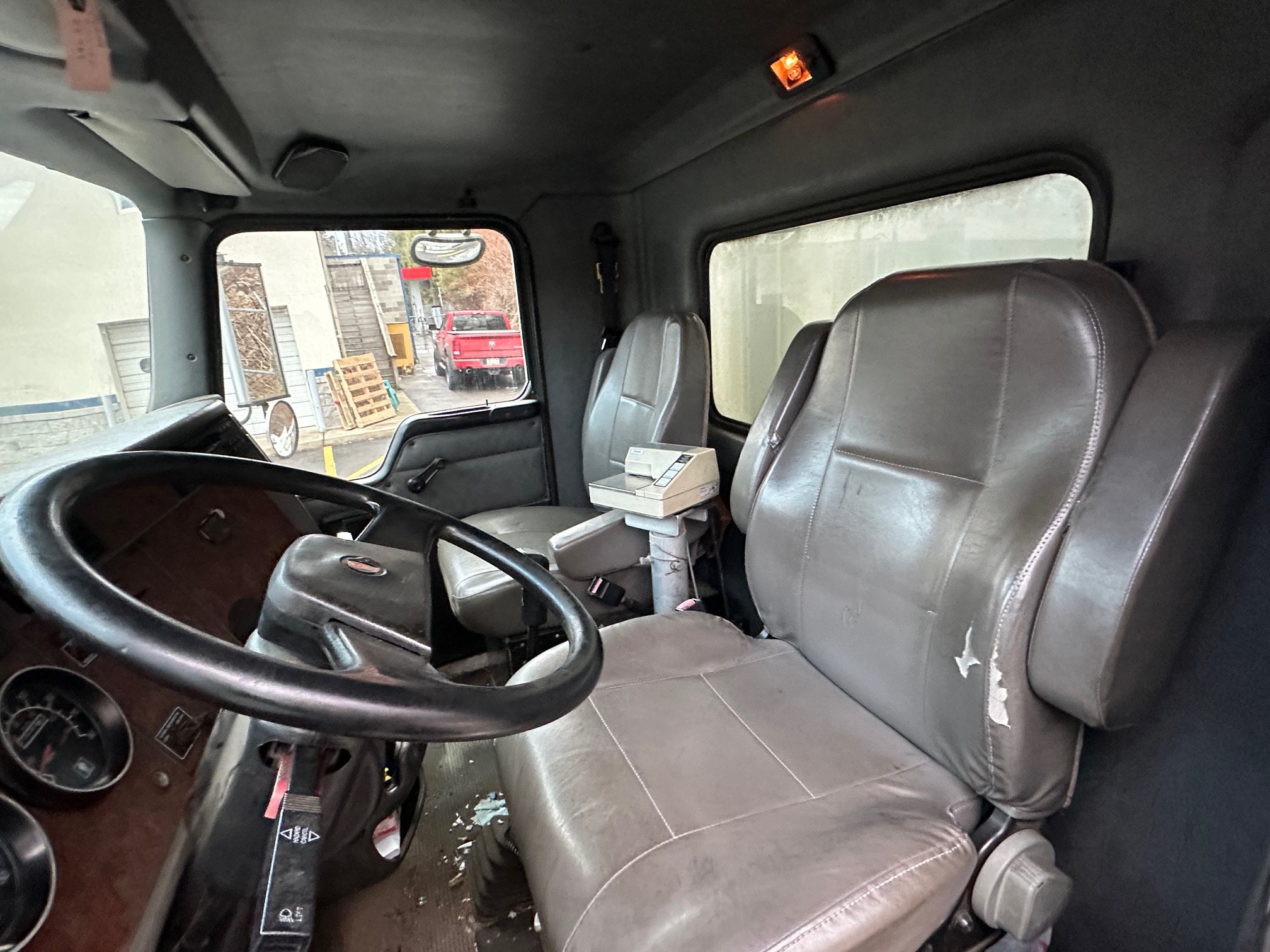 2004 KENWORTH T300 Tanker - Image 14