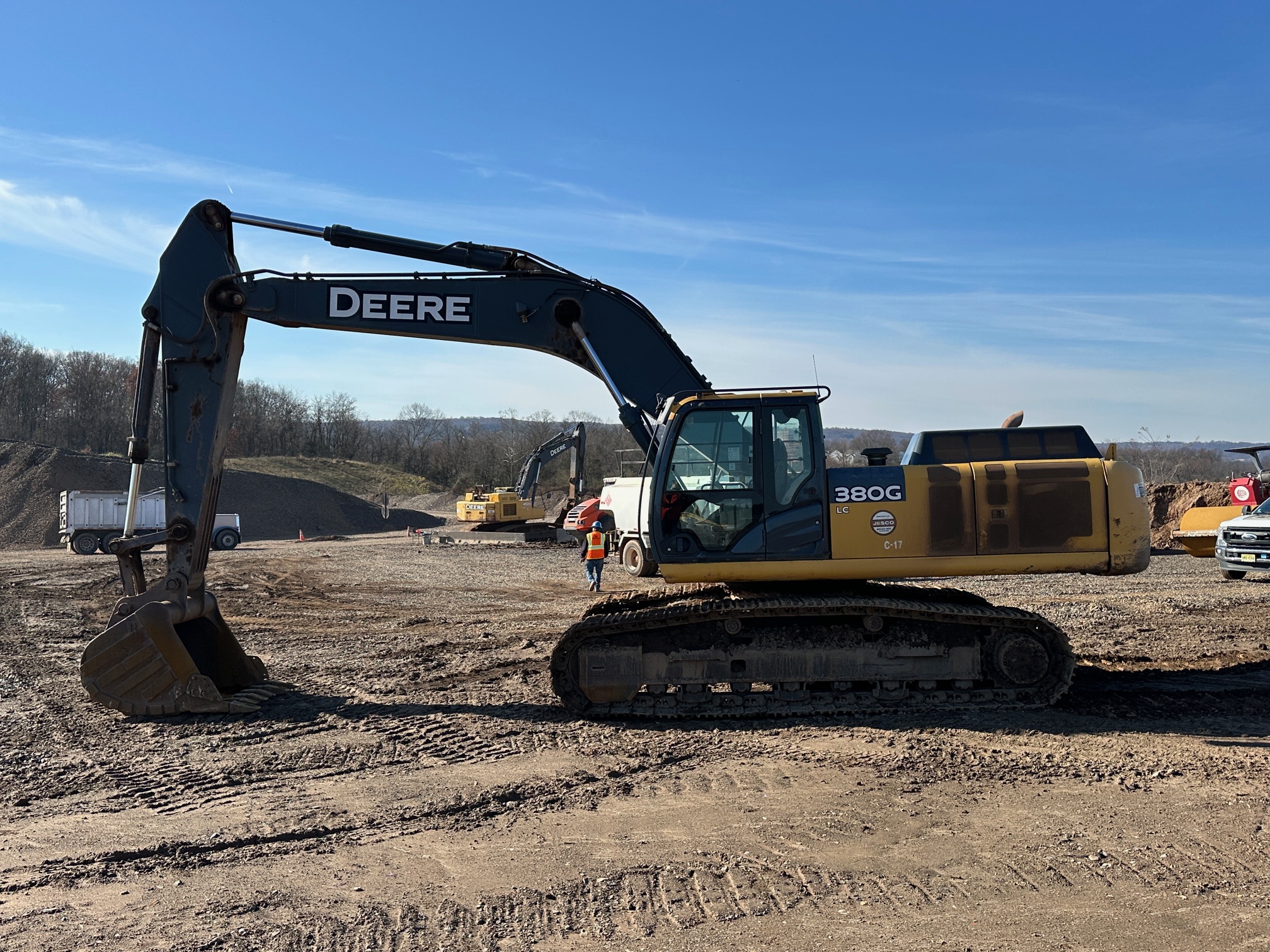 2013 DEERE 380G LC - Image 2