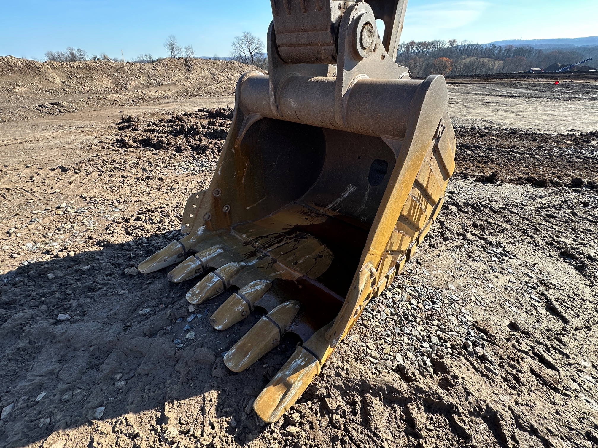 2013 DEERE 380G LC - Image 26