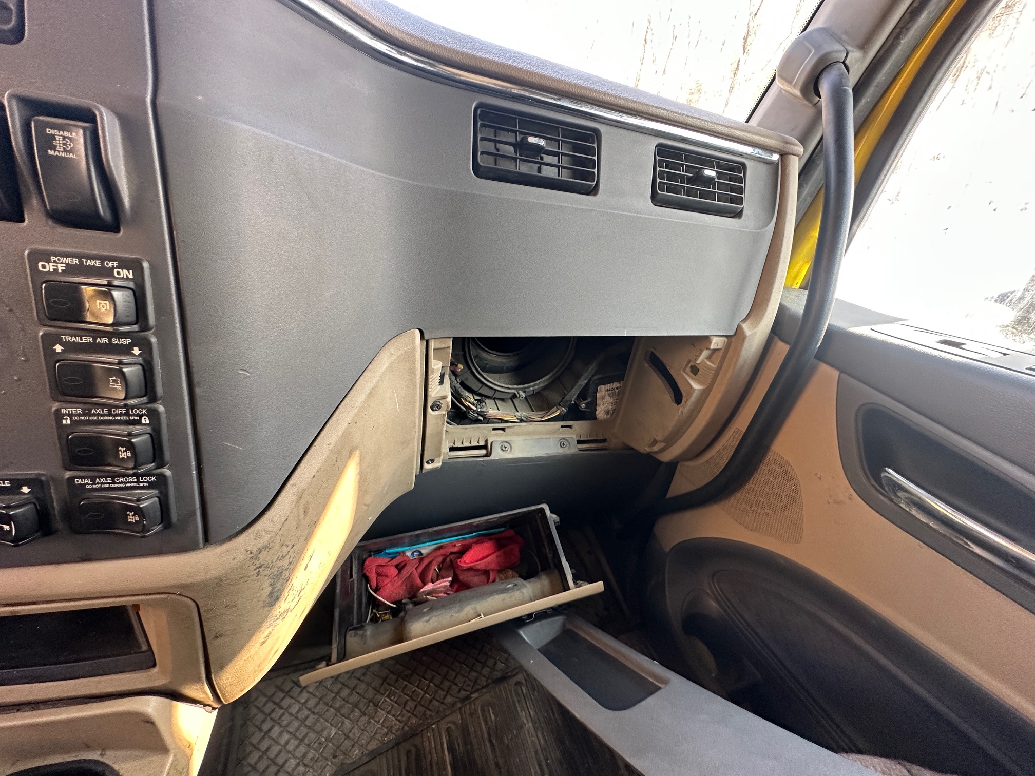 2017 PETERBILT 579 - view 13 of 48