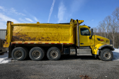 2017 PETERBILT 567 - Image 2