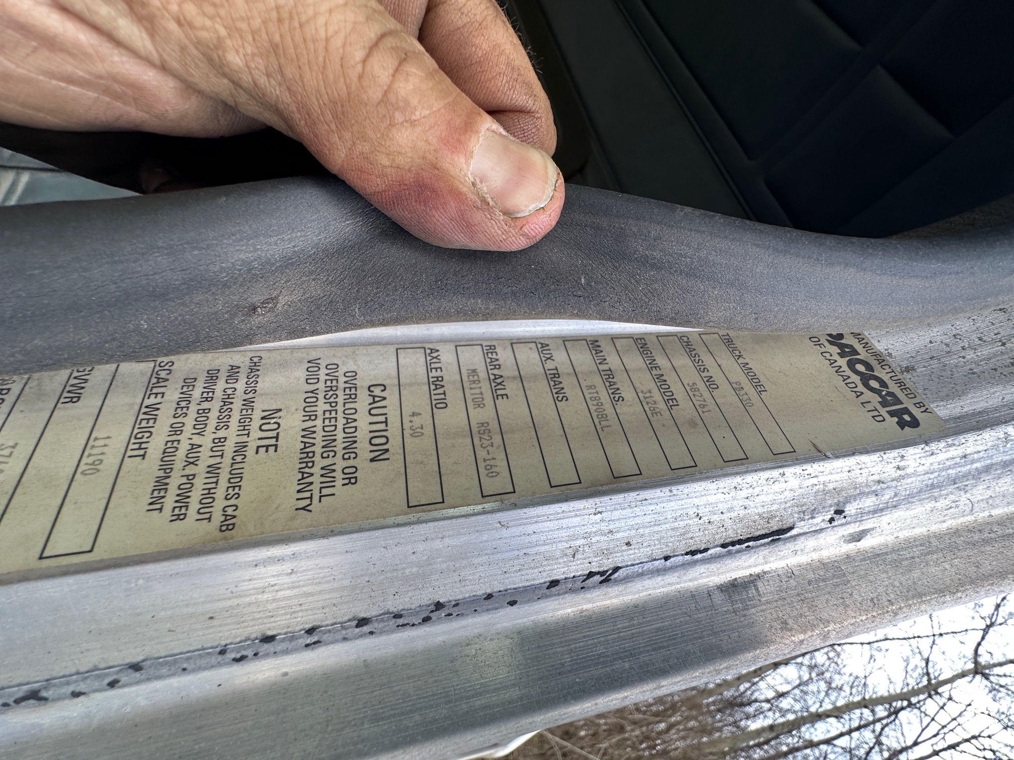 2002 PETERBILT 330 - view 7 of 61