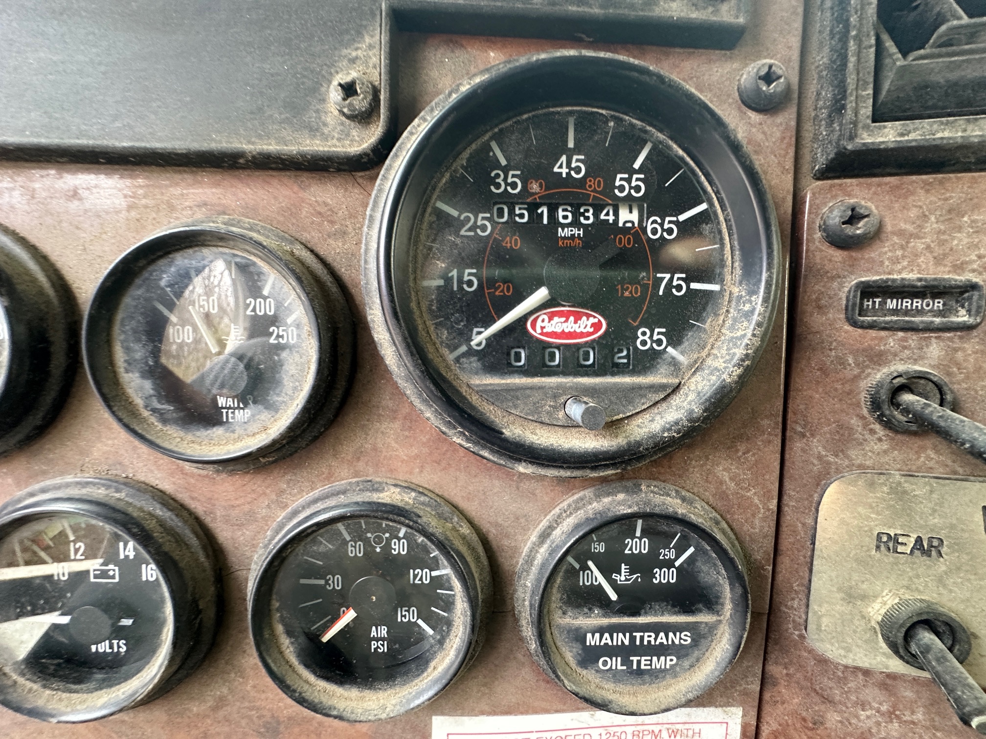 2002 PETERBILT 330 - view 9 of 61