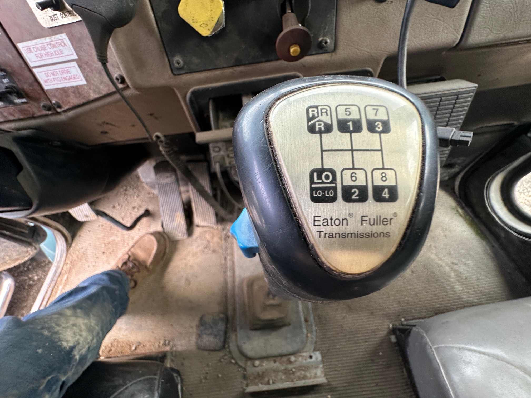 2002 PETERBILT 330 - view 13 of 61