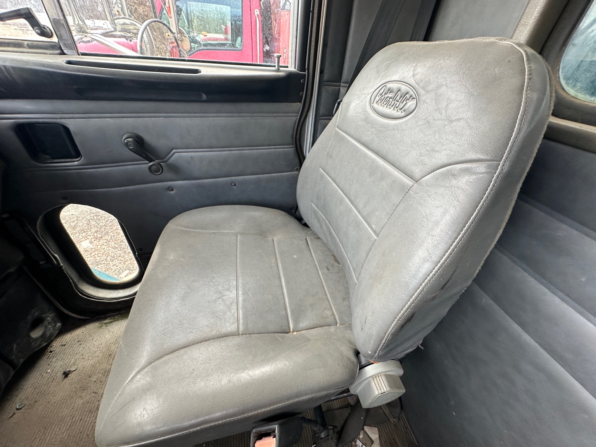 2002 PETERBILT 330 - view 15 of 61